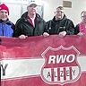 Rainer Scheuer (von links), der neue Trainer Roland Klein, Holger Dietrich und Mario Petzold arbeiten Hand in Hand an der sportlichen Zukunft von RWO Alzey.	Foto: Axel Schmitz/pakalski-press