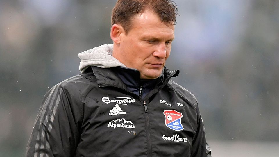 Claus Schromm soll Cheftrainer Nachwuchs beim FC Augsburg werden.