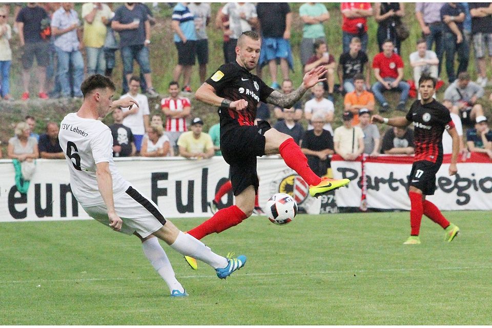 Vor knapp drei Wochen setzte sich der TSV Lehnerz gegen eine überlegene Borussia aus Fulda mit 2:1 durch. 	Foto: Görlich