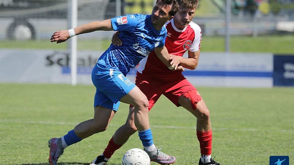 Rhynern verzichtet ab sofort auf Deljiu (in Blau).