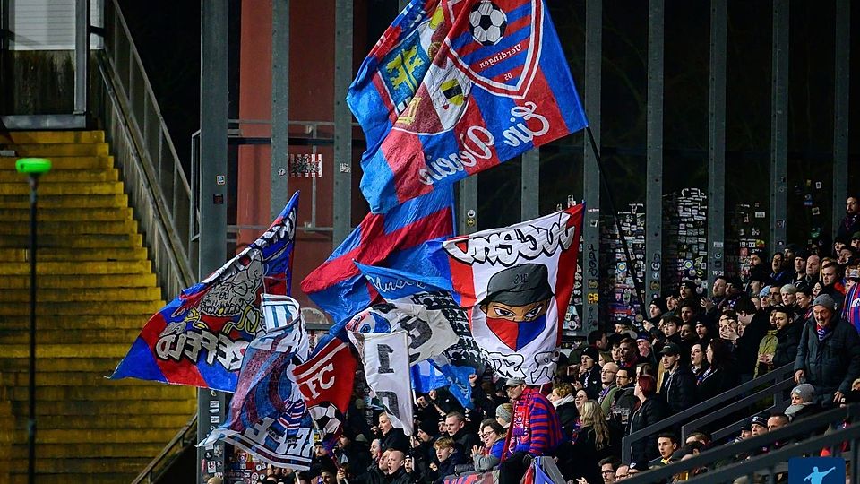 Die Fans des KFC Uerdingen hoffen auf den Aufstieg