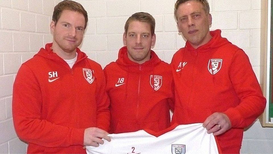 v.l.n.r. Co-Trainer Simon Herwig, sportlicher Leiter Dennis Kornetzki und Trainer Andreas Wenderoth