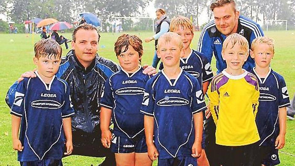 Die jungen Kicker der Spielvereinigung Schwei-Seefeld-Rönnelmoor trotzten dem schlechten Wetter. Christoph Logemann