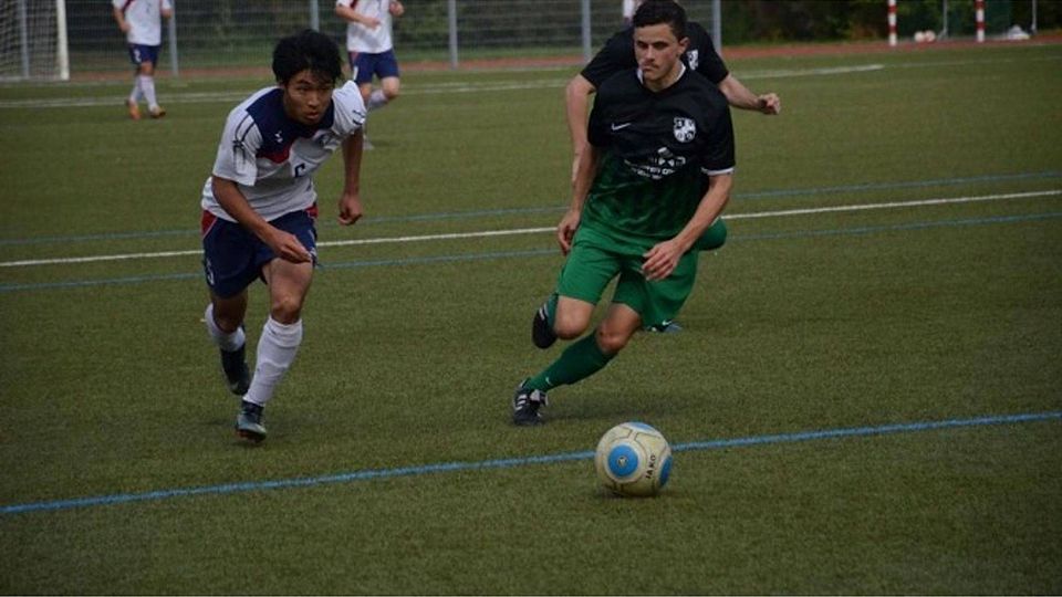 Der SV Ober-Olm (rechts im Bild) konnte sich beim FC Basara Mainz II nicht durchsetzen und kam nur zu einem 1:1-Unentschieden. F: Marth