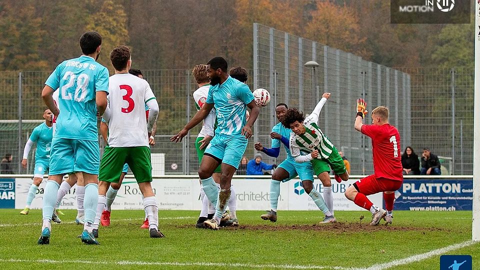 Mit einem Doppelschlag nach rund einer Stunde sicherte sich Zürich City bei den Reserven Red Stars den Sieg und verteidigte die Tabellenführung..