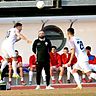 Rot-Weiss Wittlichs neuer Trainer Fahrudin Kuduzovic (Mitte) musste eine 0:1-Niederlage seiner Mannschaft beim Ahrweiler BC mitansehen.