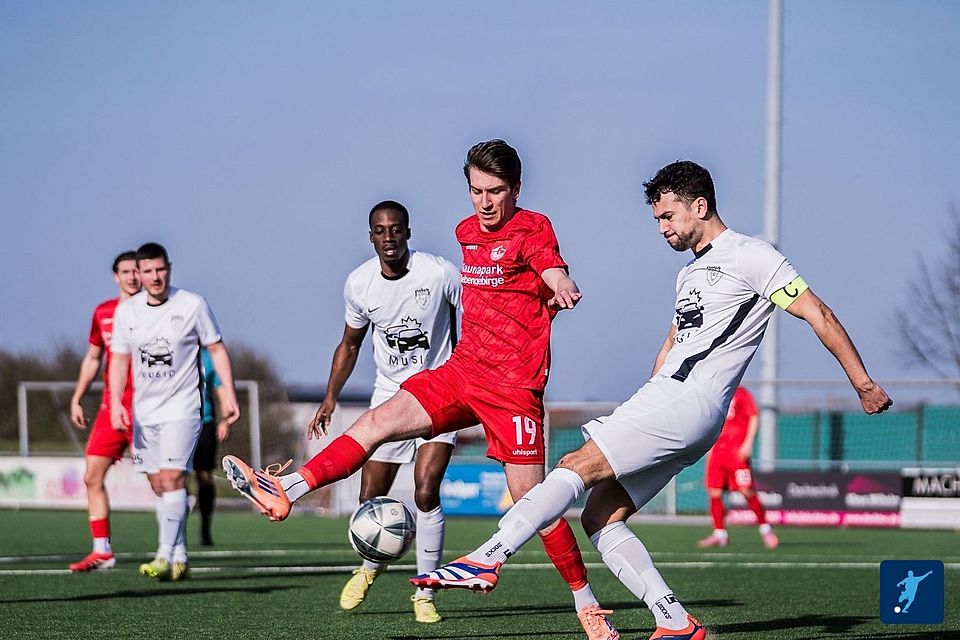 Der MSV Bonn (in weiß) hat drei wichtige Punkte im Abstiegskampf eingesammelt Der MSV Bonn (in weiß) hat drei wichtige Punkte im Abstiegskampf eingesammelt