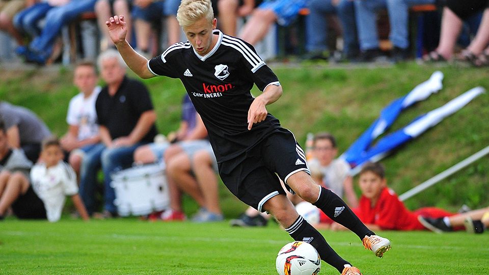 Marco Wundsam streift in der neuen Saison das Trikot des FC Salzweg über F: Geisler
