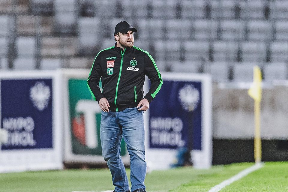 Daniel Bierofka muss seinen Posten als Trainer bei Wacker Innsbruck räumen.