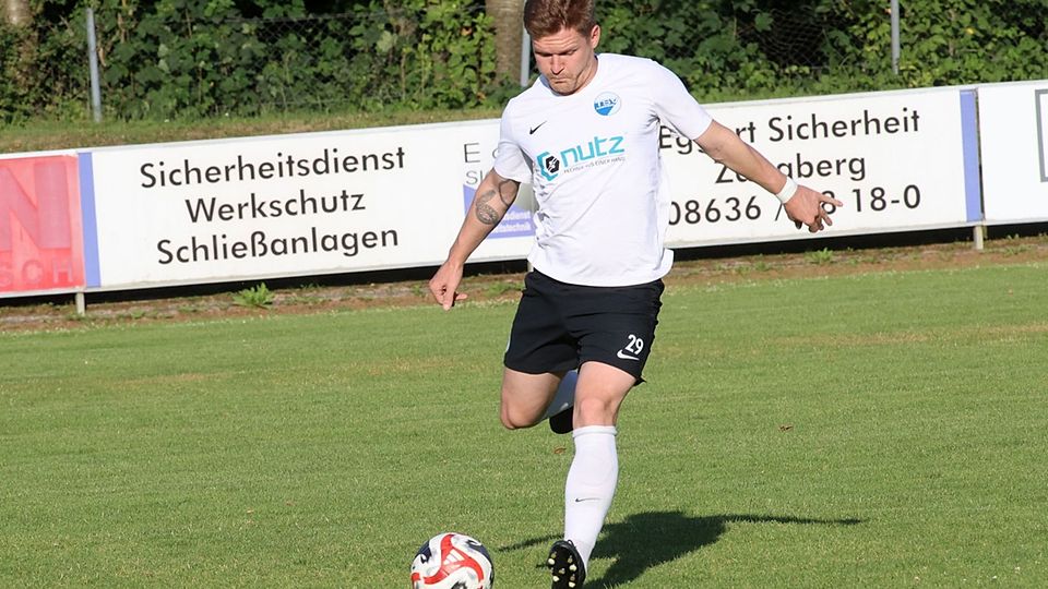 Christopher Scott verlässt den TSV Ampfing nach nur einem Jahr. Zuvor kickte Scott bereits für den FC Töging in der Landesliga und für Buchbach in der Regionalliga Bayern.