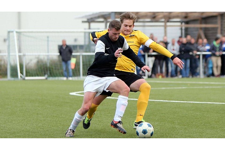 David Egenolf (rechts) tritt heute mit dem FC Reifenberg zum A-Liga-Duell gegen Merzhausen II an.