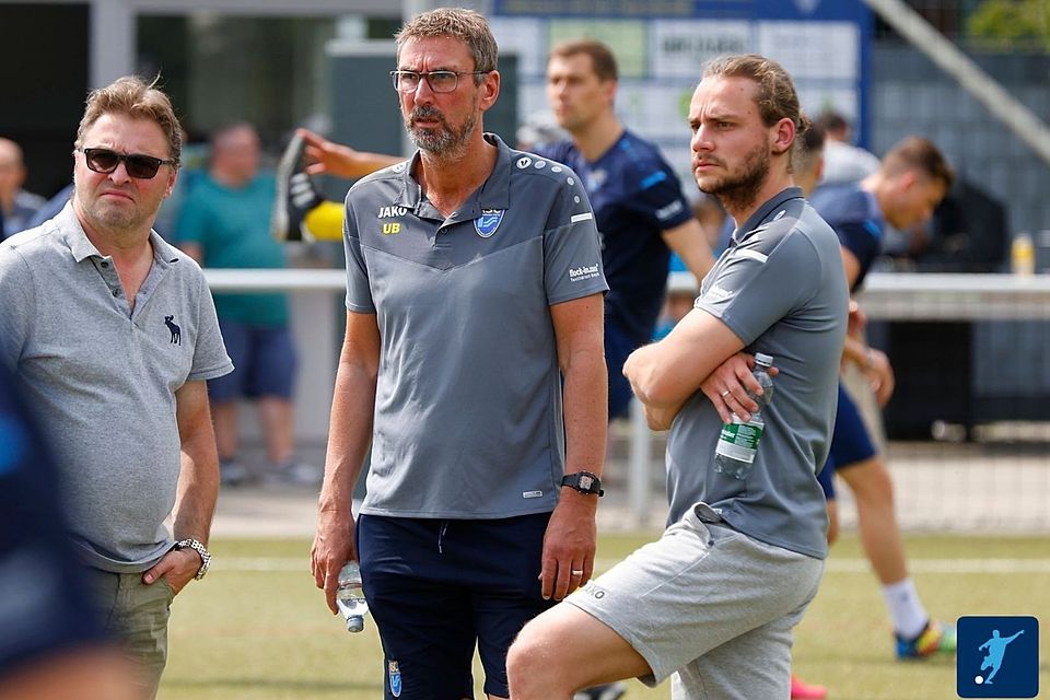 Uli Brecht (m.) ist ab sofort nicht mehr Trainer des ASC Neuenheim.