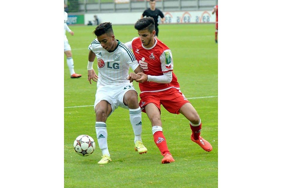 Gilt als Leistungsträger im U-19-Team von Bayer Leverkusen: Benjamin Henrichs (links), Foto: Uli Herhaus
