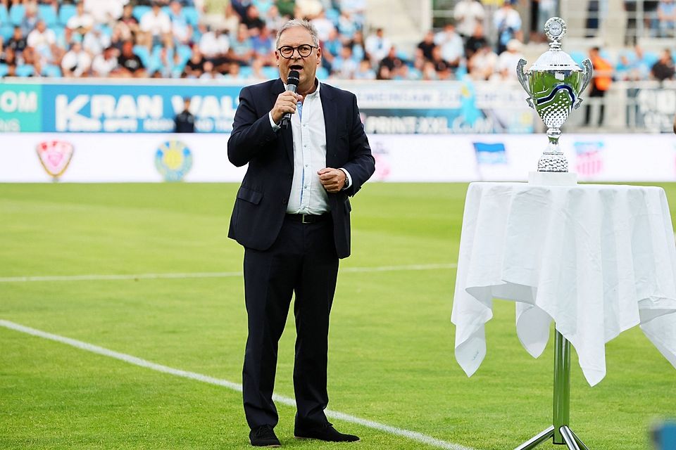 Der Präsident des Nordostdeutschen Fußballverbands (NOFV) Hermann Winkler hat sich hinter die Pläne "seiner" Klubs gestellt.