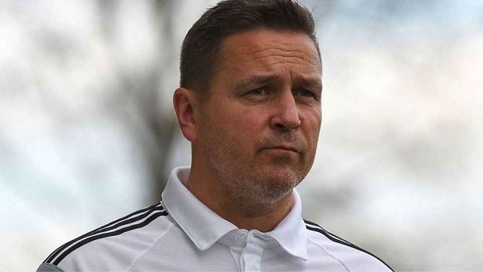 Trainer Frank Wild will in seinem vierten Jahr als Trainer des SV Sünching nichts mit dem Abstiegskampf in der Kreisliga eins zu tun bekommen.  F: Schneider