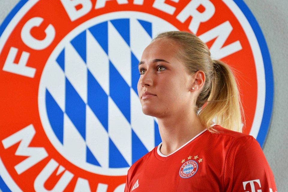 Es läuft bei Sydney Lohmann. Die Mittelfeldspielerin ist beim FC Bayern zu einem Gesicht der aktuell sehr erfolgreichen Frauen-Mannschaft geworden.
