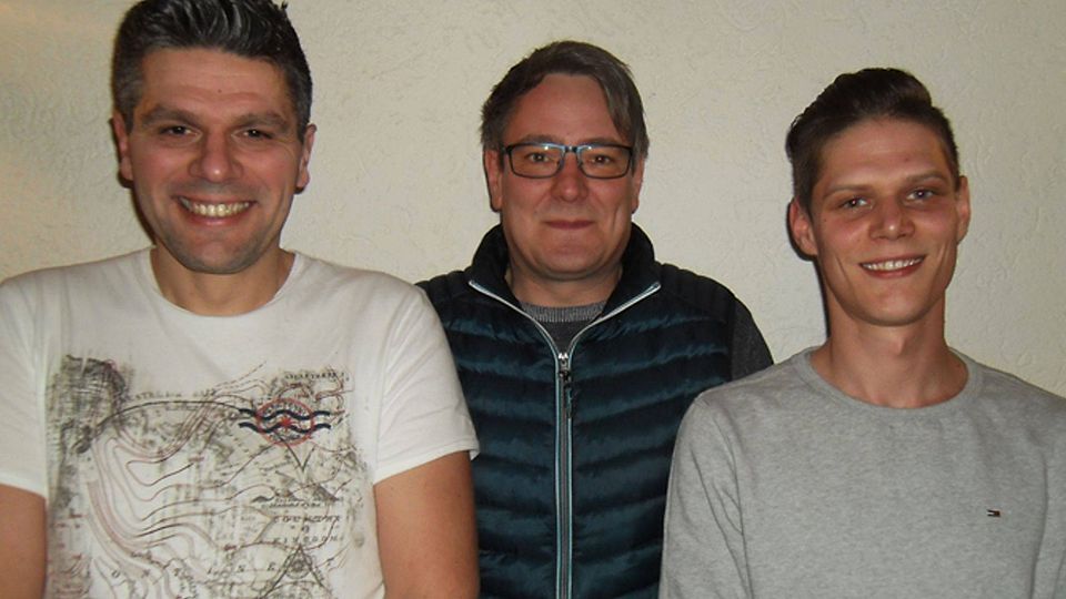 Neuer 2. Vorsitzender ist Peter Feucht, zweiter Schriftführer Dieter Greiner und Spielausschussvorsitzender Stefan Schmidt (von links) | Foto: Brugger