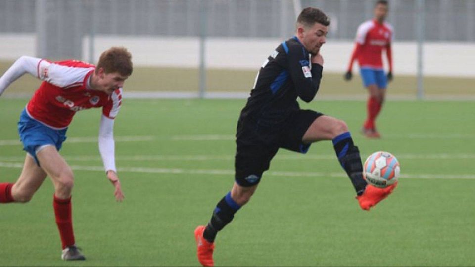 Nur selten mit Platz: Auch Paderborns Aykut Soyak (r.) fehlte es an Durchschlagskraft. F: Heinemann