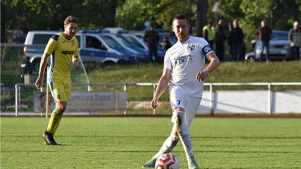 Vor vier Jahren führte Tino Auerbach Bad Frankenhausen noch als Kapitän in der Landesklasse gegen Sondershausen auf des Feld. In der neuen Saison kickt er wieder bei der Eintracht.