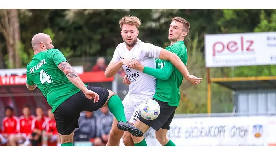 Biedenkopfs Maximilian Muth (M.) rückt wieder in den Kader des Gruppenligisten VfL Biedenkopf. (Archivfoto) © Lars Hinter