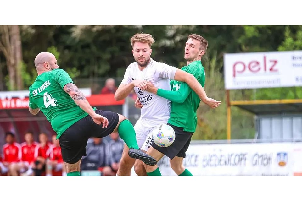 Biedenkopfs Maximilian Muth (M.) rückt wieder in den Kader des Gruppenligisten VfL Biedenkopf. (Archivfoto) © Lars Hinter