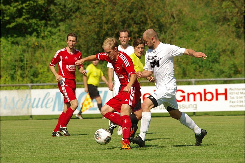 Der FC Tegernheim siegte mit 2:1 gegen die SpVgg Lam    SportFoto: Foto