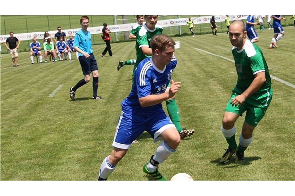 Der SV Großmuß (in blau) versuchte sich im Vorjahr als A-Klassen-Meister im Erdinger-Cup. Archivfoto: Roloff