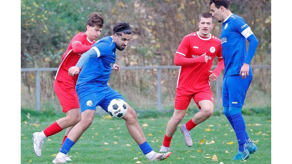 Voller Einsatz: So sehr sich der FCA Darmstadt (Zweiter von links Leon Juric, rechts Vinicius Miranda De Oliveira) auch bemühte, gegen RW Frankfurf gab es die nächste Niederlage.