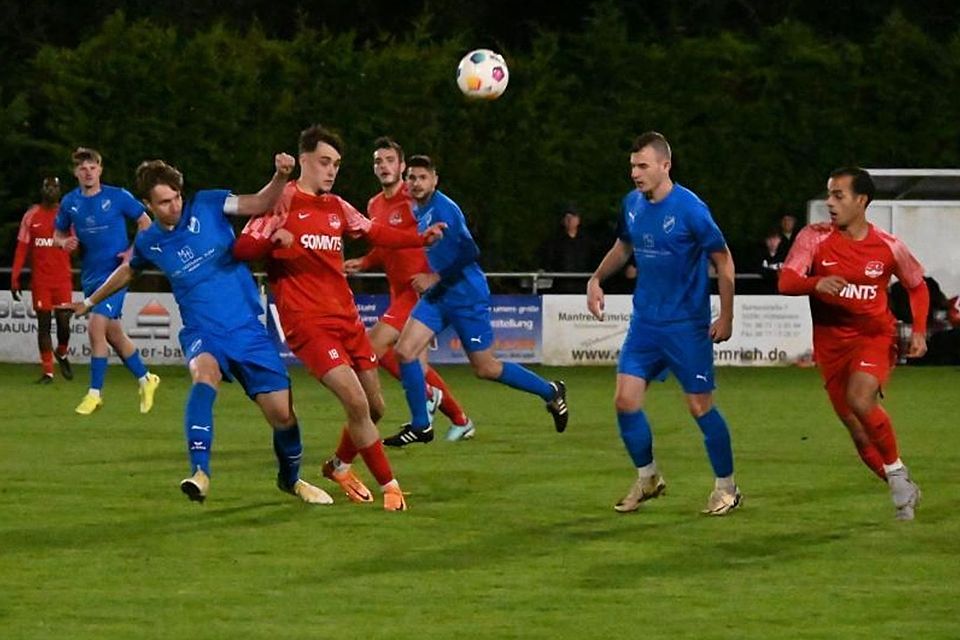 Tim Reidenbach schaffte gegen die SG Rieschweiler seine Saisontore 13 und 14. Einem Hattrick stand aber gleich dreimal Gästekeeper Marc Zimmermann im Weg.	Foto: Jochen Werner