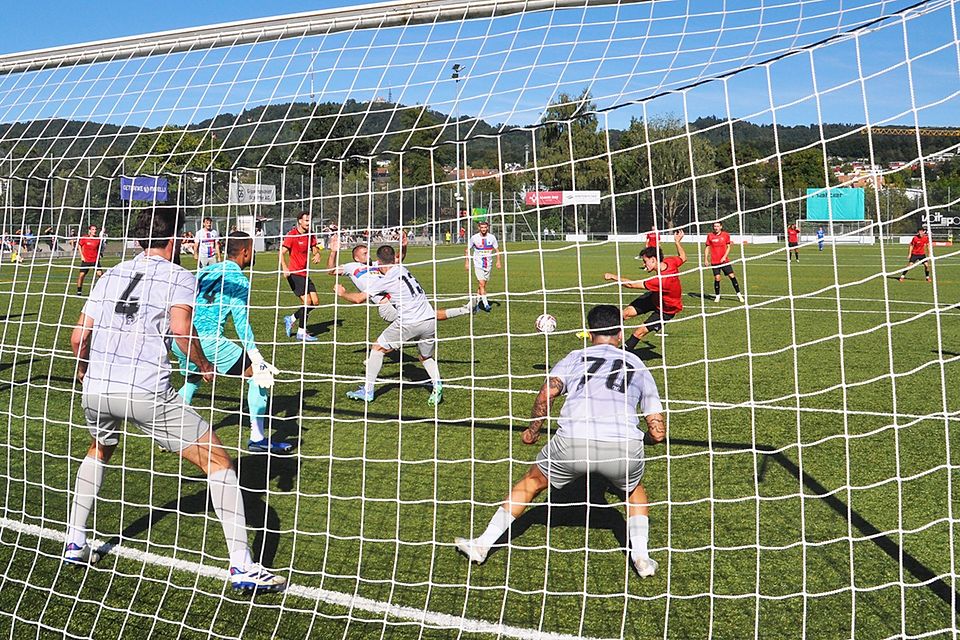David Brunner erzielt mit wuchtigem Geschoss Wettswil-Bonstettens Führung.