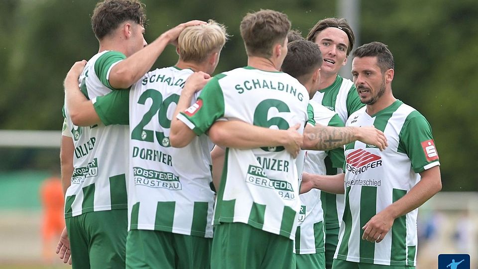 Hattrick-Hero: Markus Gallmaier (re.) versenkt nach Einwechslung dreifach!
