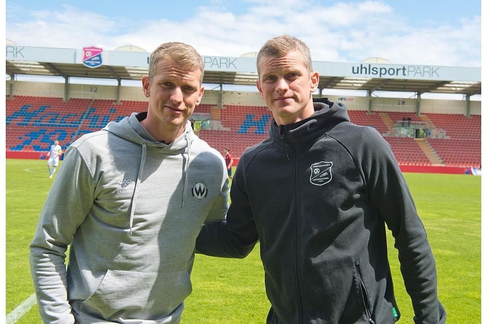 Brüder-Duell: Lars (l.) unterliegt mit Burghausen Sven Bender und Unterhaching.