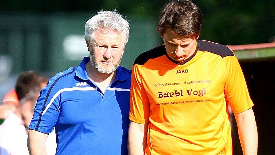 Der 1. FC Viechtach hat Trainer Konrad Früchtl (li.) entlassen  F: Weiderer