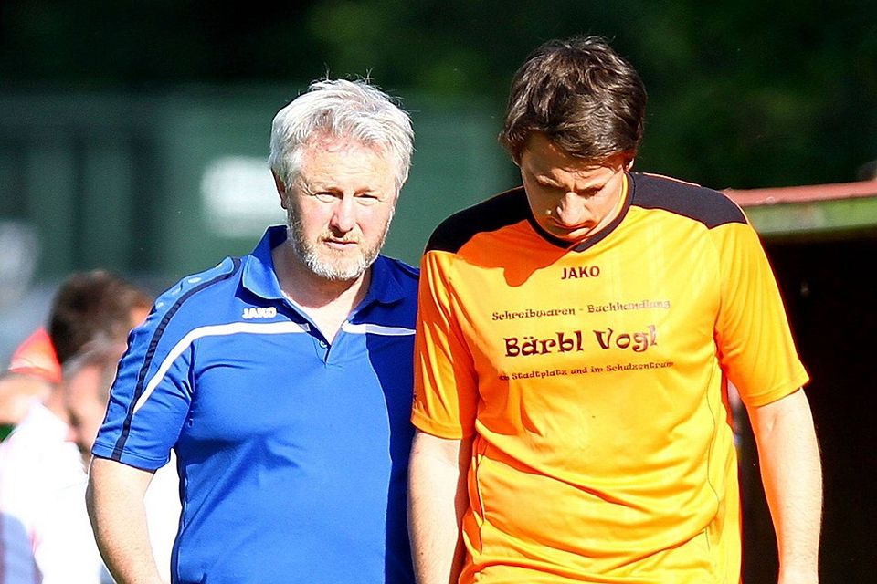Der 1. FC Viechtach hat Trainer Konrad Früchtl (li.) entlassen  F: Weiderer