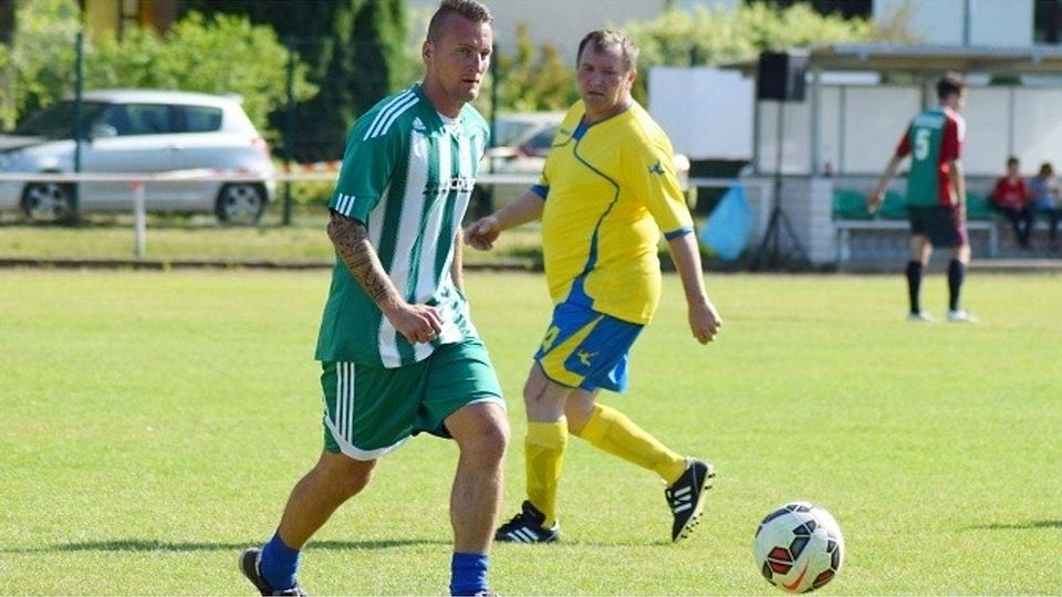Beim jüngsten Sportfest trug Sven Jordan (vorn) bereits das Trikot der SG Groß Gaglow. F.: FuPa