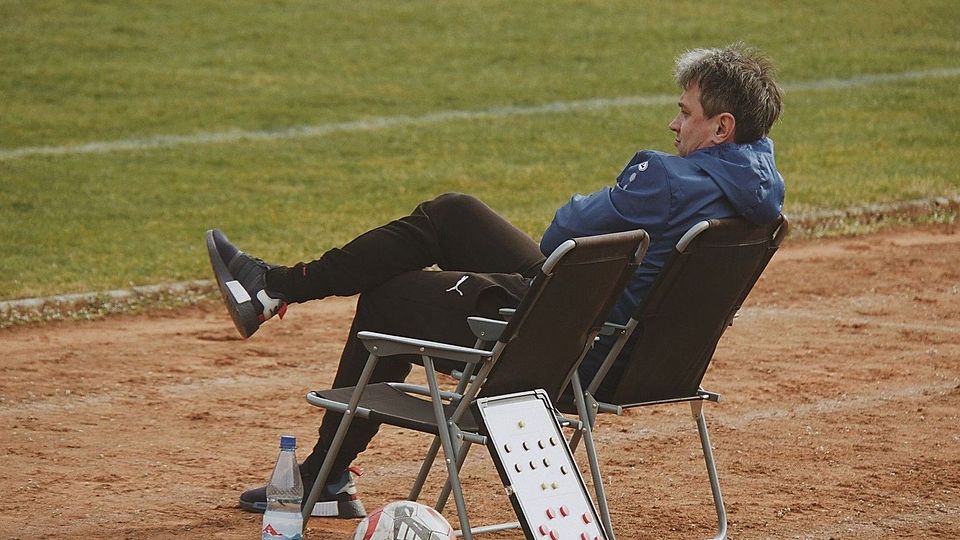 War nicht zufrieden mit den Platzbedingungen: Kahlas Trainer Thomas Hurt.