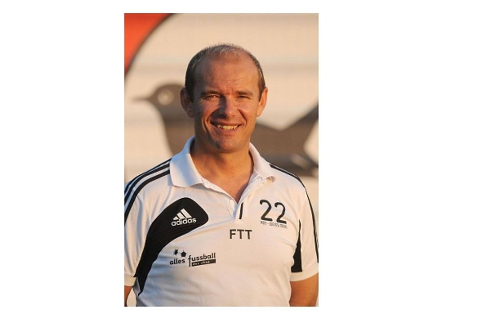 War nicht einverstanden mit der Leistung seiner Mannschaft. Jonny Susa, Trainer des VfL Meckenheim