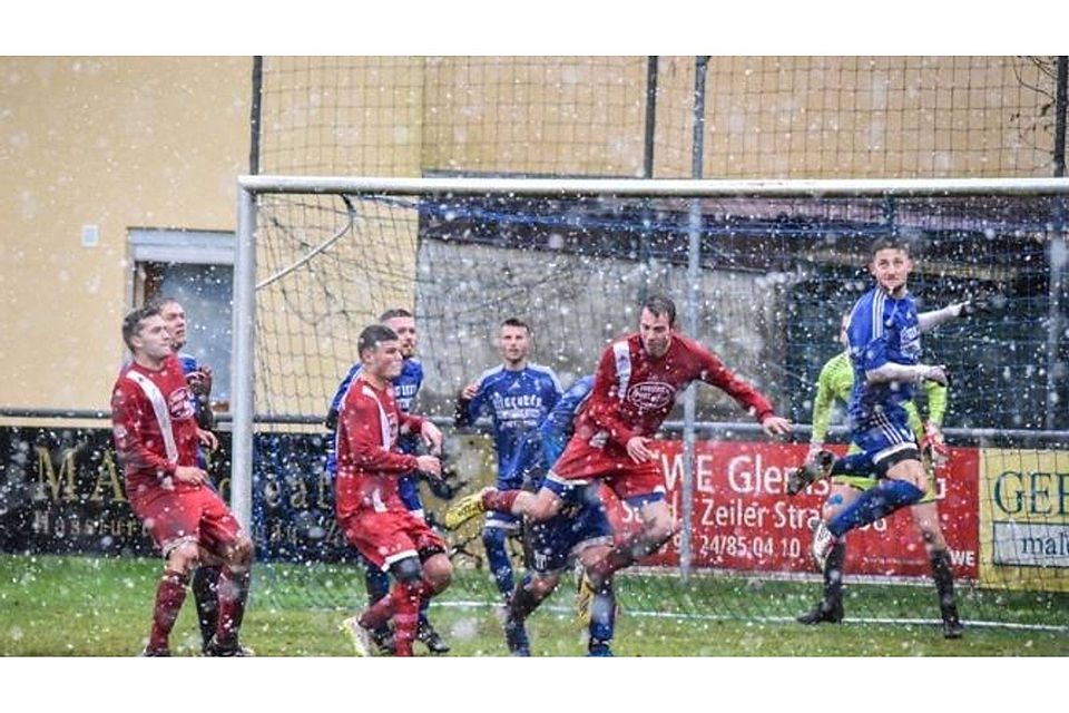 Der TSV Münnerstadt will seinen dritten Tabellenplatz gegen den aufstrebenden FC Bad Kissingen verteidigen.F: HMB Media / Rayn Evans