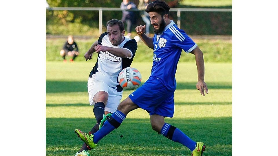 Zu spät: Bretzenheims Bunyamin Degirmenci kann den Schuss von Matteo Kunz nicht blocken.	Foto:  wai.
