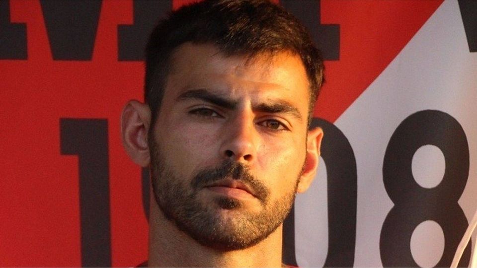 Was hat Philipp Lukowsky, was seine Mitspieler nicht haben? Er ist der einzige im Kader, der bei FuPa mit Bild zu sehen ist!