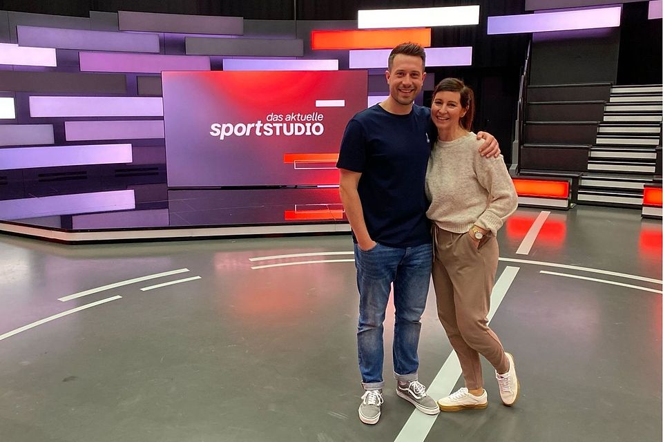 Tobias Artmann mit seiner Frau Sabrina im ZDF-Sportstudio.
