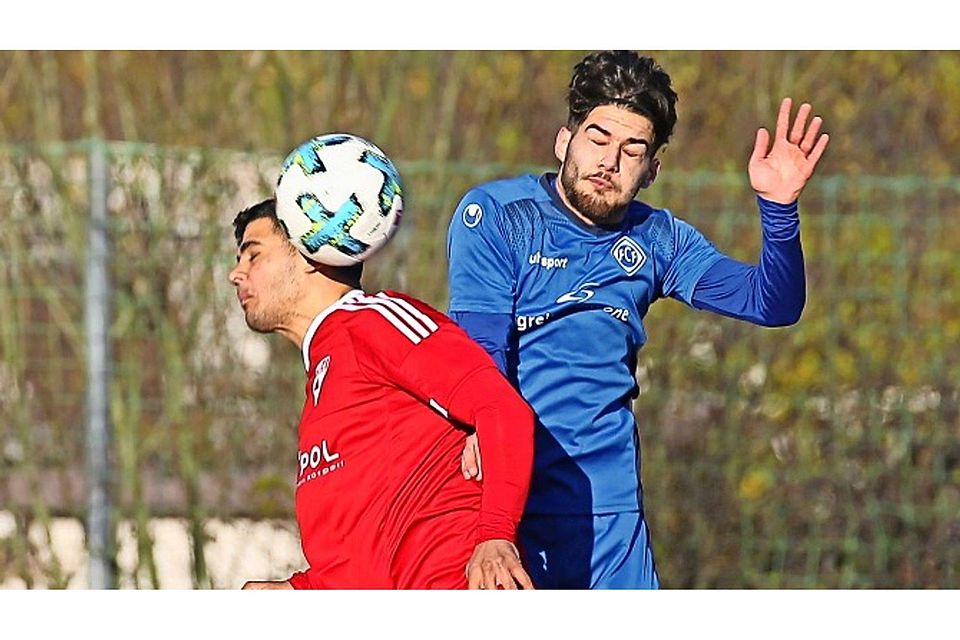 Ein Mal half das Glück, ein Mal das Können: Tamer Fara (links) erzielte im Spiel gegen Frickenhausen zwei der vier Treffer für den TSV Weilimdorf. Foto: Pressefoto Baumann