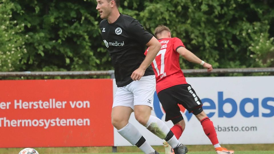Künftig wieder im Raistinger Trikot: Hermann Sigl (links) ist nach berufsbedingtem Wechsel nach Berlin zurück bei seinem Heimatverein.