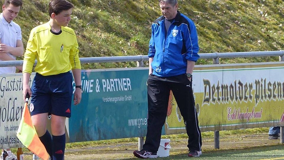 Benhausens Trainer Ernst Kandora erwartet den Ligaprimus.