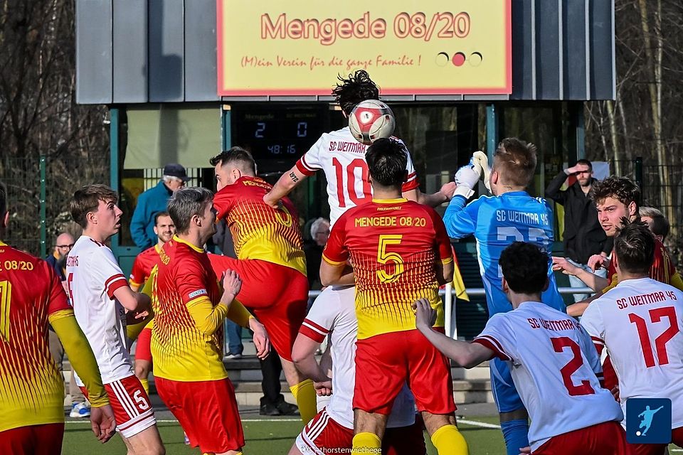 Mengede 08/20 setzte sich in einem intensiven Duell mit 5:0 gegen SC Weitmar durch und setzt seine makellose Rückrundenbilanz (3 Spiele, 9 Punkte) fort.