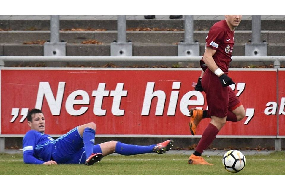 Nett hier: Torjäger Lukas Riglewski (r.) und die SVH-Kicker können das endlich mal wieder bestätigen. Gerald Förtsch