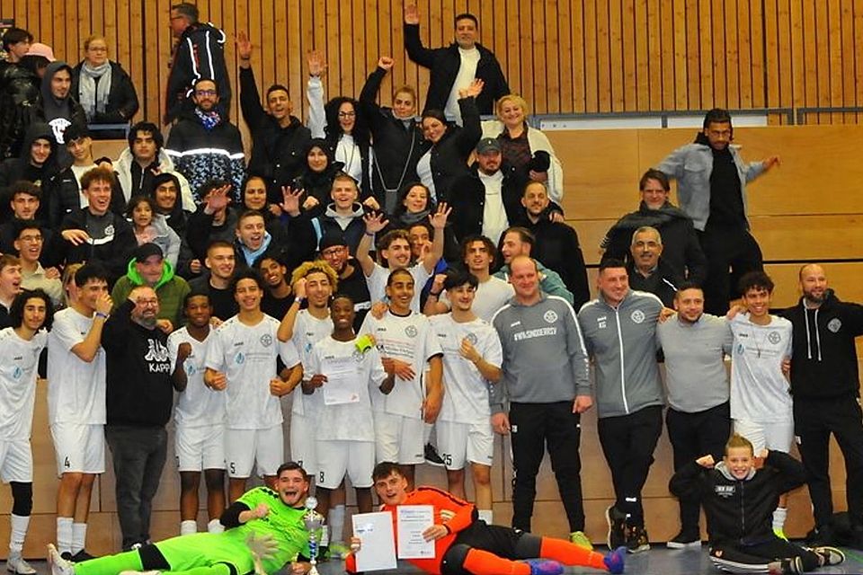 Der Rheydter SV geht als Titelverteidiger ins Rennen. Der Rheydter SV geht als Titelverteidiger ins Rennen.