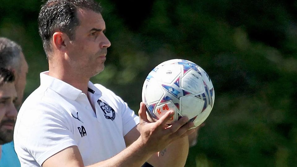  Ricardo Abrantes, Trainer des FC 08 Bad Säckingen, sah gegen Eggingen eine ganze Reihe an ungenutzten Chancen seiner Elf. | Foto: Matthias Konzok 