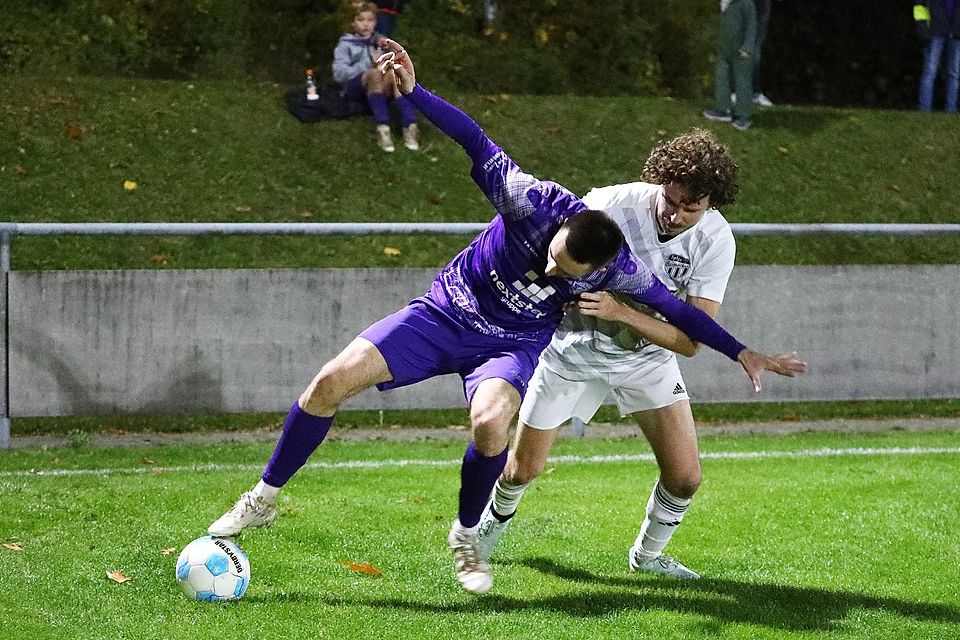 Der TSV Kareth um den immer präsenten Anton Henning (links) ließ zu viele Chancen ungenutzt. Der TSV Kareth um den immer präsenten Anton Henning (links) ließ zu viele Chancen ungenutzt.