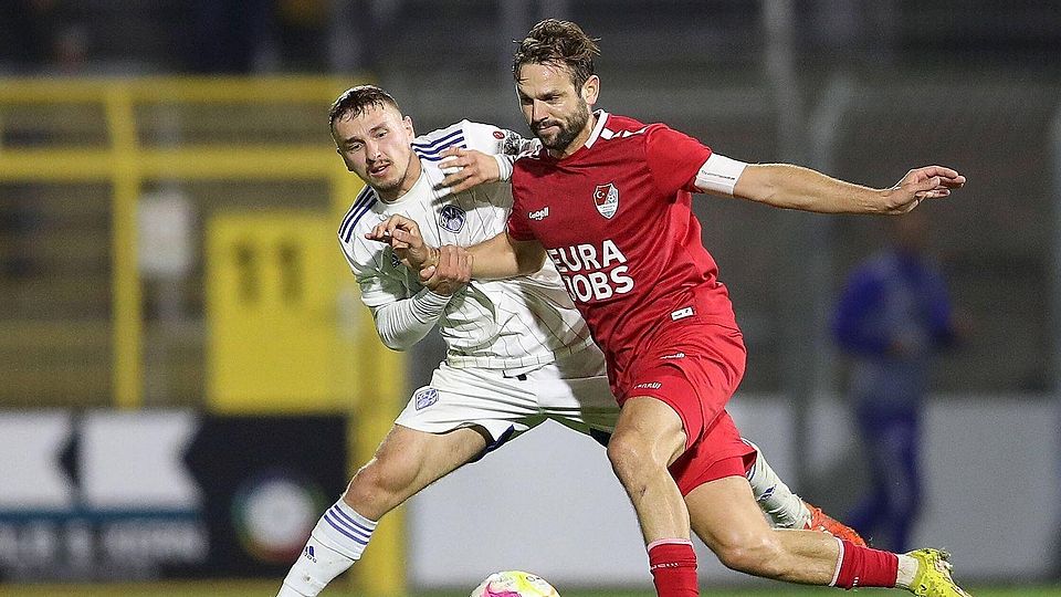 Marco Holz (re.) wird zukünftig nicht mehr das Trikot von Türkgücü München tragen.